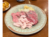 鉄板やきとんと蛇口焼酎 ヤマネ肉店 亀戸店: あつあつさんの2025年10月21日の1枚目の投稿写真