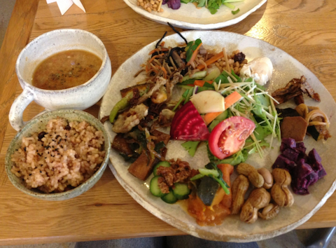 自然食堂 こひつじや by ハレルヤカフェ: いいちこさんの2025年11月22日の1枚目の投稿写真