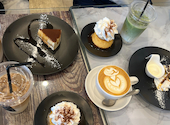 ラテアートバル ゼロ LatteArt-Bar Z.E.R.O: ごはんさんの2025年12月21日の1枚目の投稿写真