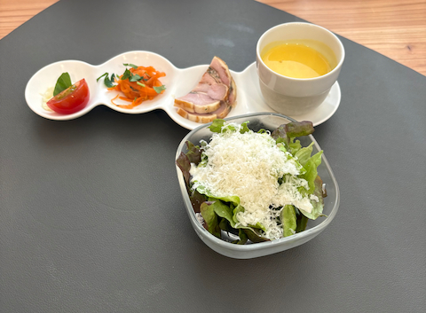 カフェ＆ビストロ カラナシ: 適当建設株式会社さんの2026年04月07日の2枚目の投稿写真