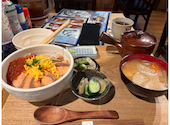 水産酒場サーモン部 新横浜駅前店: よっちゃんさんの2026年06月16日の1枚目の投稿写真