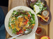 Healthy Cafe. 白ごまと黒ごま: ふじさんさんの2026年08月17日の1枚目の投稿写真