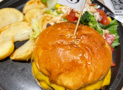 World Burger ワールドバーガー 池袋東口店: わたあめさんの2025年11月11日の1枚目の投稿写真
