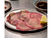 炭火焼肉昭和ホルモン 十三店: こてつさんの2026年03月15日の1枚目の投稿写真