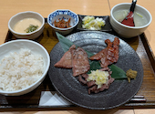 牛タンと和牛焼き　青葉苑　阪急うめだ本店: ゆずはさんの2025年11月の1枚目の投稿写真