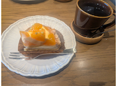 DISHES and TART SAN ディッシュ アンド タルト サン: イチゴタルトさんの2025年04月24日の1枚目の投稿写真