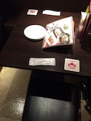 一つ一つの席はやや小さいですがその分座席数が多いです