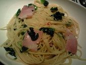 ほうれん草とベーコンのペペロンチーノ　580円