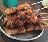 炭鶏 sumito 新宿東口店の大山鶏の焼き鳥5種盛り合わせの写真