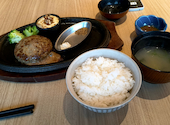 黒のハンバーグ PRODUCED by 和牛焼肉 LIEBE: さけみさんの2026年06月25日の3枚目の投稿写真