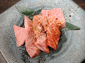 炭火焼肉肉刺しにく式 南郷18丁目店: ウーロンさんの2026年09月19日の3枚目の投稿写真