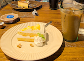 ALLEY CAT CAFE アリーキャットカフェ: 黒猫さんの2026年08月16日の1枚目の投稿写真