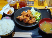 香川名物 骨付鳥 いろどりや 町田本店: でんごー２さんの2026年02月28日の1枚目の投稿写真