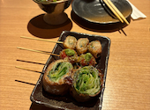 個室 野菜巻き串と焼き鳥 博多巻きんしゃい 梅田茶屋町店: しおりさんの2025年04月21日の1枚目の投稿写真