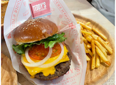 TEDDY'S BIGGER BURGERS 原宿表参道店: ねこさんの2025年12月06日の1枚目の投稿写真