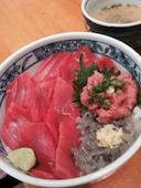 まぐろ海鮮丼 山水: ももさんの2015年05月05日の1枚目の投稿写真