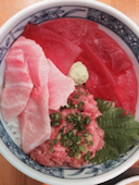 まぐろ海鮮丼 山水: ももさんの2015年05月05日の1枚目の投稿写真