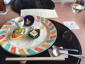 前菜で出てきたものです。盛り付けが綺麗で美味しかったです。