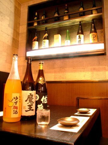 「やっぱり日本酒が好き！」お酒好きの中でも、日本酒は根強いファンがいるお酒の１つ。そんな日本酒と相性抜群なものといえば、やはりお刺身でしょう。今回は、大阪は京橋周辺にあるおいしい刺身と日本酒が楽しめる…