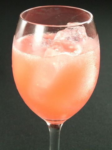 飲み過ぎが気になる忘年会シーズンに選ぶべきカクテルとは 東京居酒屋ガイド Hot Pepperグルメwebマガジン