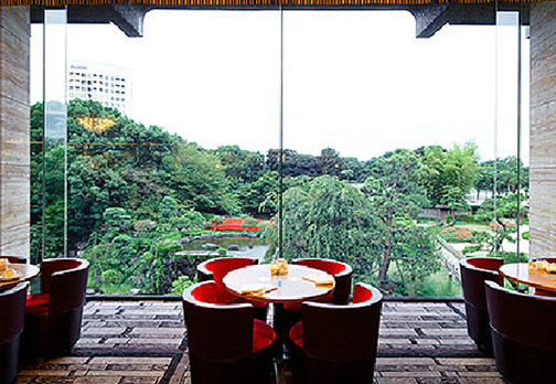 GARDEN LOUNGE